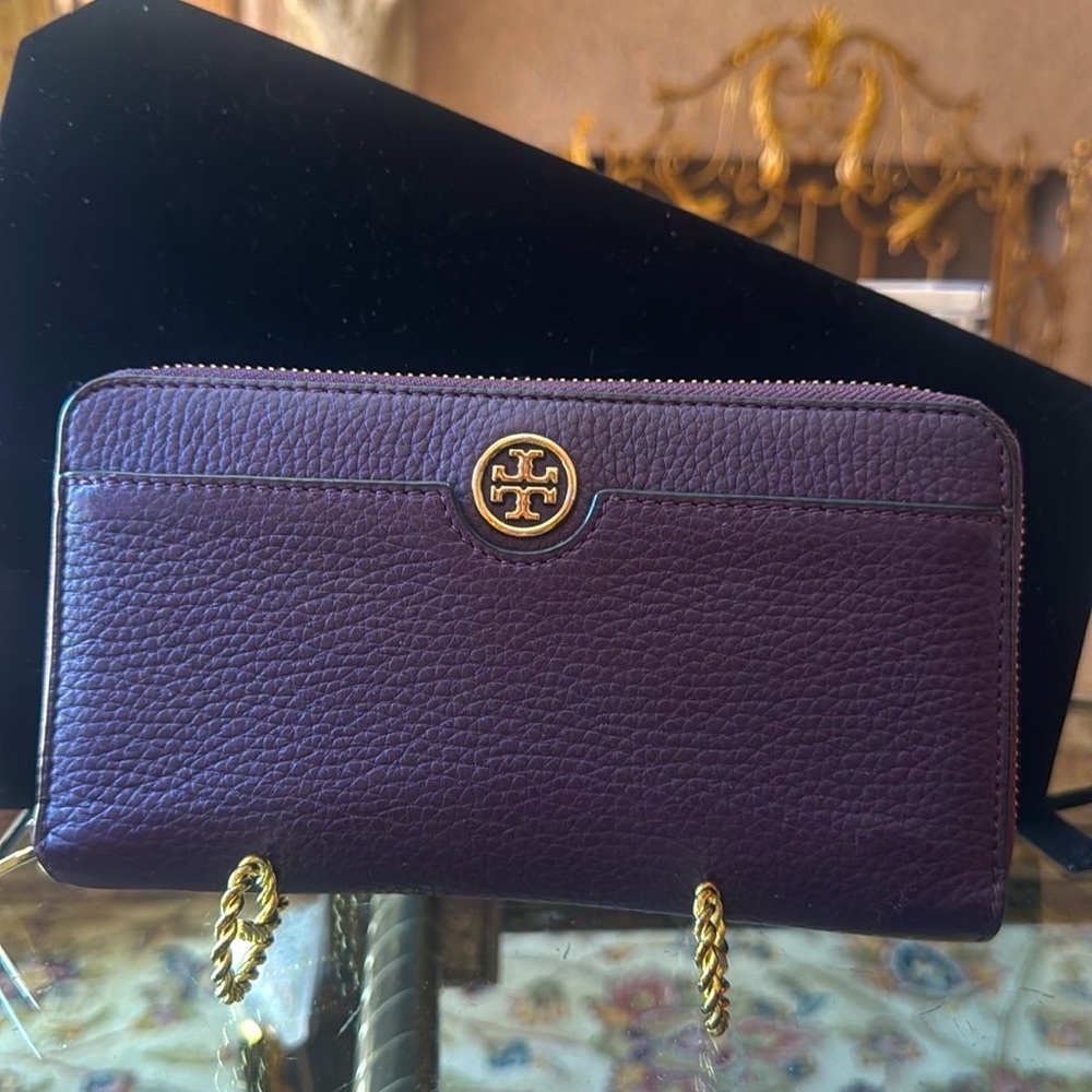 Tory Burch Plum Pebbled Leather Zip Wallet with Gold Logo - Picture 2 of 8